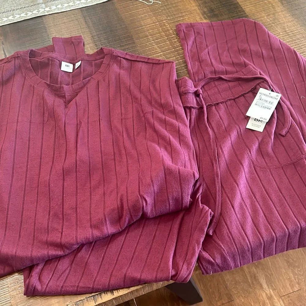 Pretty 2 piece brand new comfy lounge set